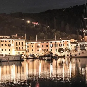 https://casa-patrizia-portovenere.hotelitalianriviera.com