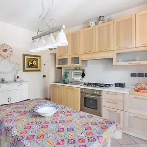 https://a-due-passi-da-borgo-san-giuliano-apartment.emilia-romagnahotels.net